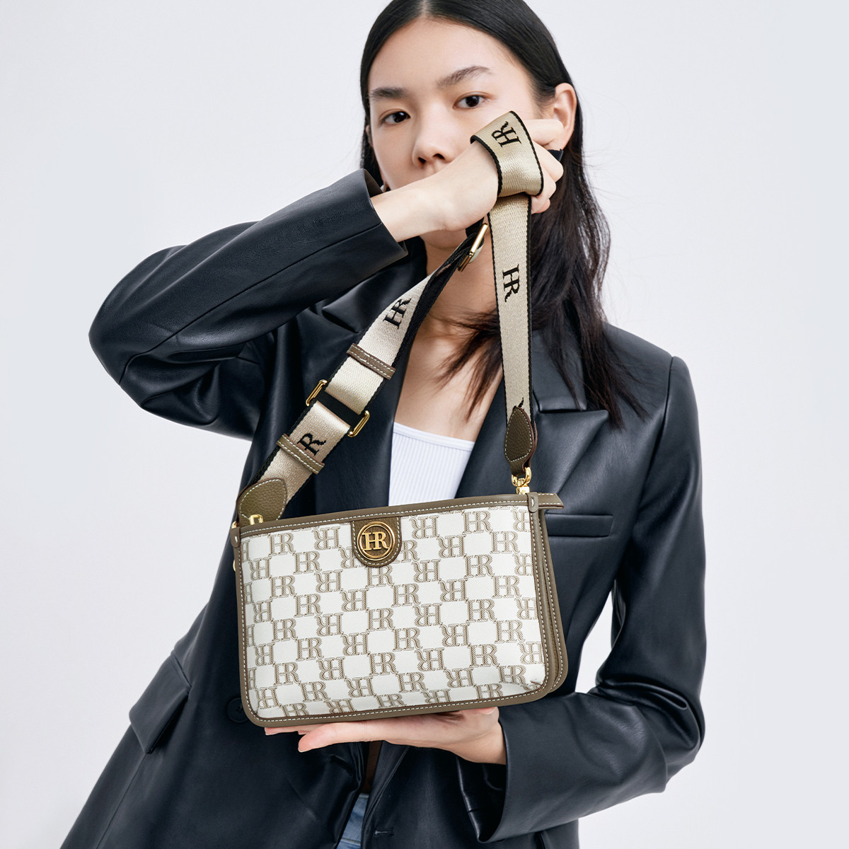 赫莲娜女包出游宽肩带时尚印花复古老花包包女士斜挎单肩背包